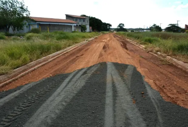 Avenida Clara Lanzi em Mogi Guaçu recomeça obras de pavimentação
