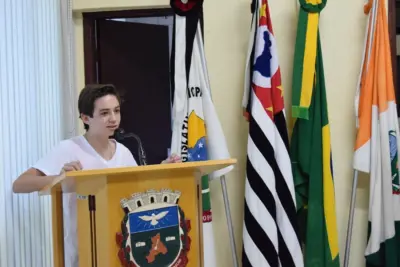 Vereadores jovens recebem visita do primeiro presidente do Legislativo de Holambra