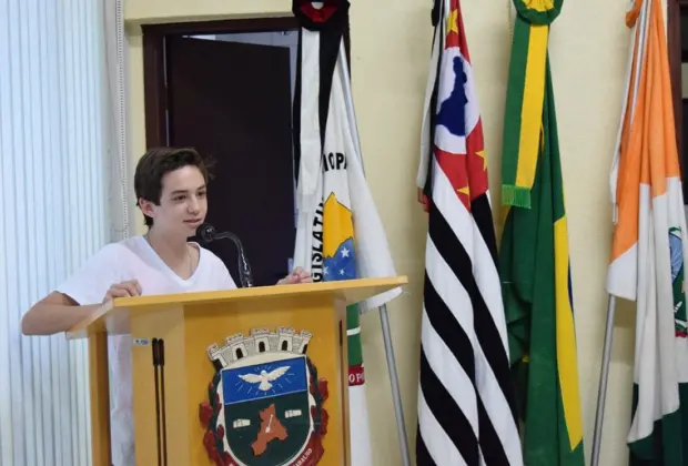 Vereadores jovens recebem visita do primeiro presidente do Legislativo de Holambra