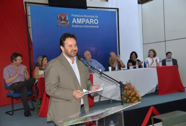 João Belarmino inaugura curso de química e novo laboratório