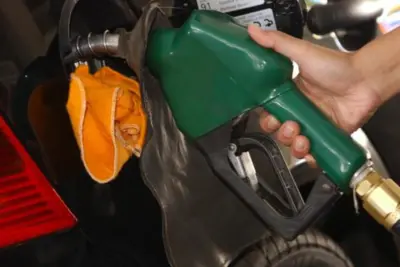 Gasolina em baixa ajuda a reduzir inflação, diz pesquisa da FGV