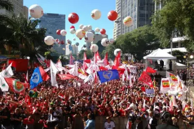 Psol de Mogi Guaçu participam de comemoração do 1º de maio em São Paulo