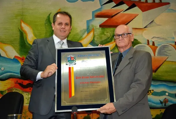 Pastor Henrique Roberto da Silva recebe título de cidadão guaçuano na Câmara