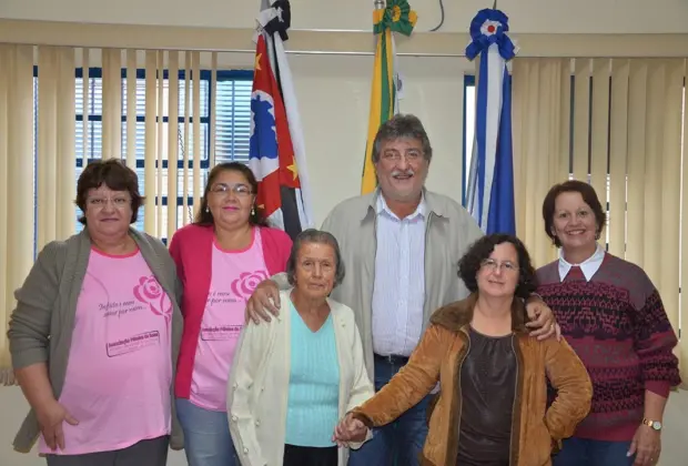 Prefeito de Itapira cede sala à Associação Pétalas de Rosas