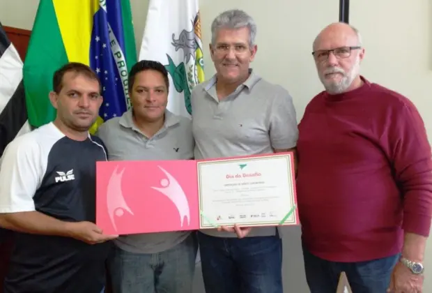 Prefeito Carlos Pollo recebe Certificado do SESC pela participação no Dia do Desafio