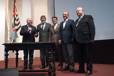 Paganini, Munhoz e Alckmin assinam convênios para abatedouro de peixes em Itapira