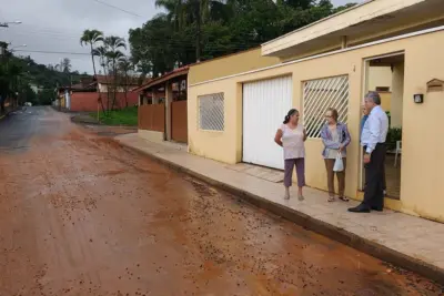 Chuva provoca transtornos aos moradores de Pedreira