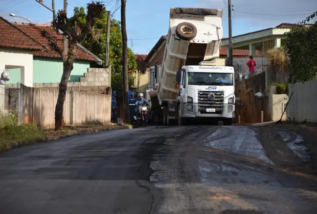 Iniciada recuperação das Ruas Lindoia e Manoel Pereira em Itapira