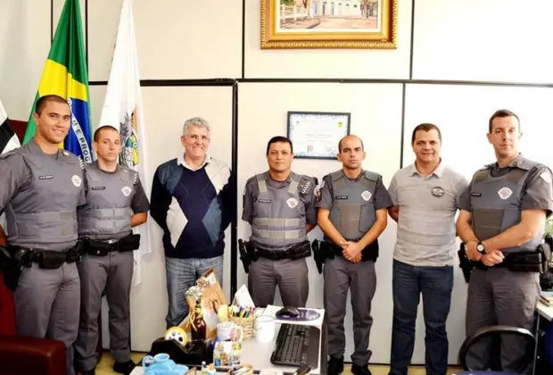 Polícia Militar de Pedreira apresenta novos soldados ao prefeito Carlos Pollo