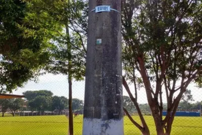 Postes e praças de Engenheiro Coelho recebem etiquetagem