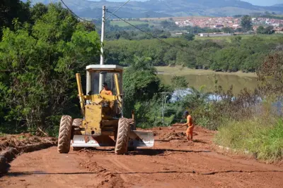 Iniciada pavimentação da  Rua Romeu Paschoalin em Itapira