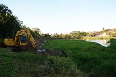 Saama executa limpeza na represa do Parque Linear do Córrego dos Macacos