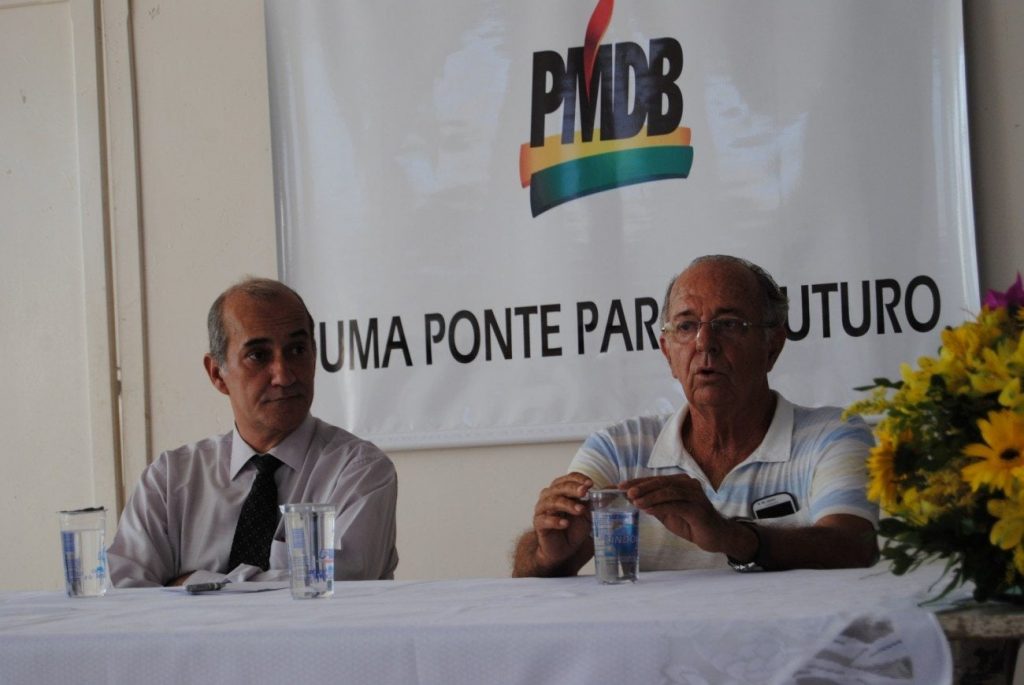 As denúncias foram apresentadas pelo ex-presidente do PMDB local, Modesto José da Costa Junior [à esquerda na foto]