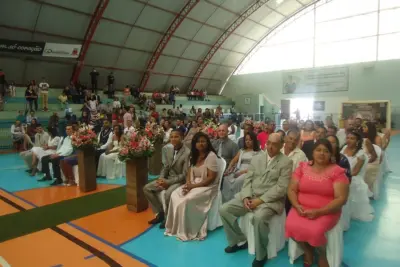 União de 28 casais é oficializada em Casamento Comunitário