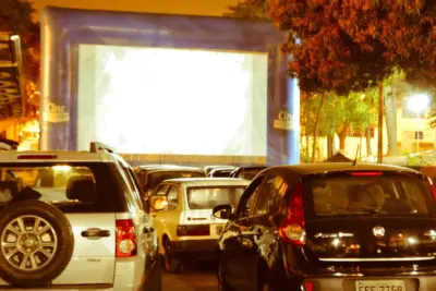 Cine Autorama reúne veículos na Estação Fepasa