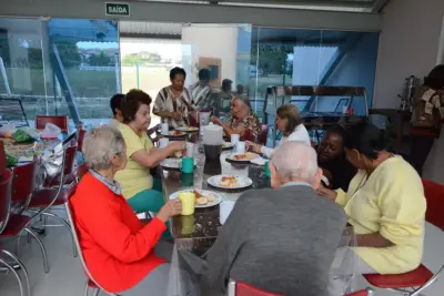 Centro Dia do Idoso comemora primeiro mês de atendimento