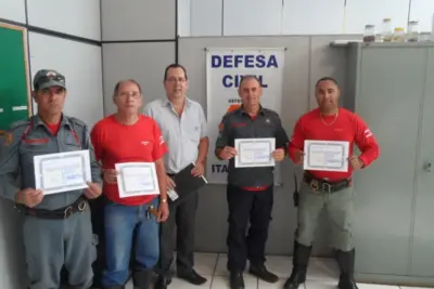Agentes da Defesa Civil, SAMA e Serviços Públicos recebem certificados NR-31