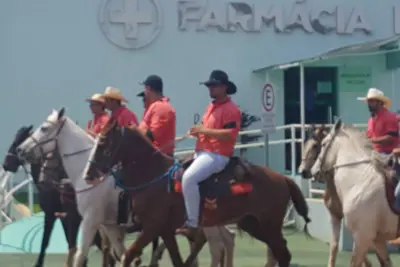 Desfile de Cavaleiros reúne grande público em Artur Nogueira