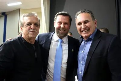Prefeito participa de homenagem ao Deputado Carlos Sampaio