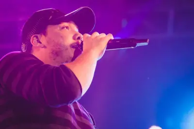 Estreante da noite, Wesley Safadão ‘comemora’ aniversário atrasado no Jaguariúna Rodeo Festival 2016