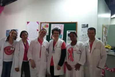 Alunos de Enfermagem da FAJ promovem aconselhamento sobre câncer de Mama