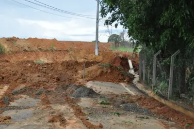 Liberado trânsito na estrada que dá acesso a Faculdade Franco Montoro