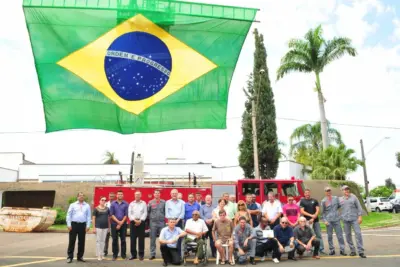 Prestando homenagens, posto do Corpo de Bombeiros comemora 30 anos