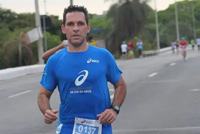 Maratonista de Artur Nogueira corre a Maratona de Curitiba neste domingo
