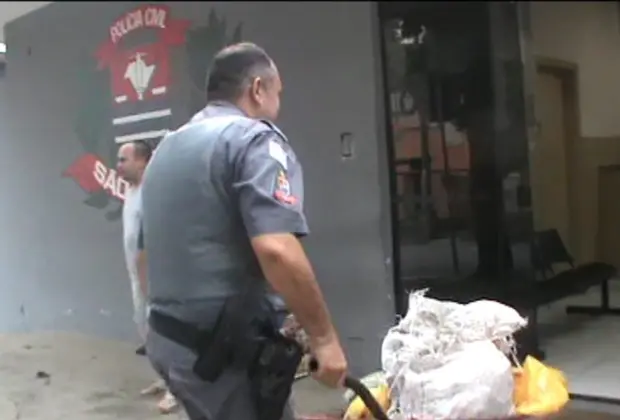 Jaguariúna: homem é detido ao furtar alimentos em varejão