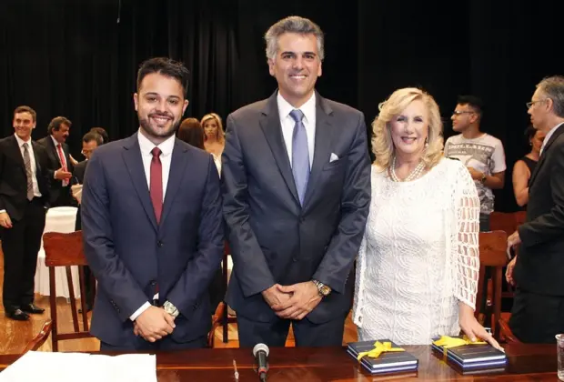 Gustavo Reis assume Prefeitura de Jaguariúna, corta metade das secretarias e anuncia auditoria