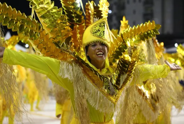 Com Holambra no enredo, Amazonense leva Estandarte de Ouro e 4ª colocação no Carnaval de Santos