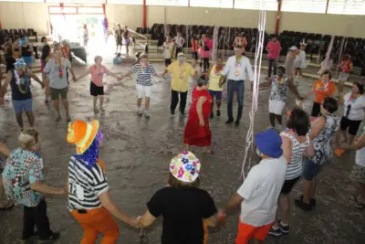 Carnaval anima alunos dos programas ProAtiv e Viva Melhor