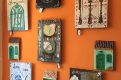 Simples e rústicos, artigos de madeira ganham originalidade nas mãos de artistas e artesãos