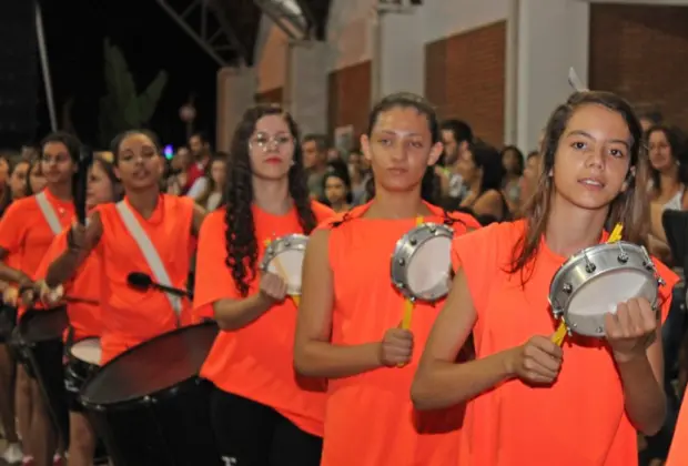 Carnaflores anuncia atrações dos bailes populares