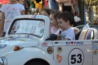 Carros antigos e shows atraem bom público ao Parque Juca Mulato