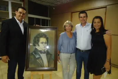 Holambrense doa pintura do retrato de Schubert para Artur Nogueira