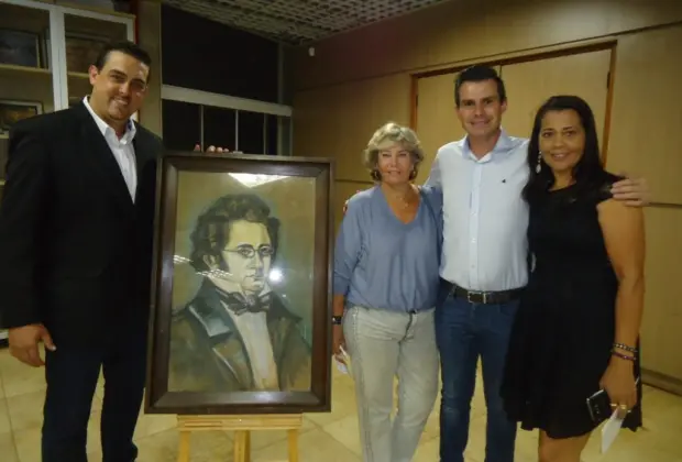 Holambrense doa pintura do retrato de Schubert para Artur Nogueira