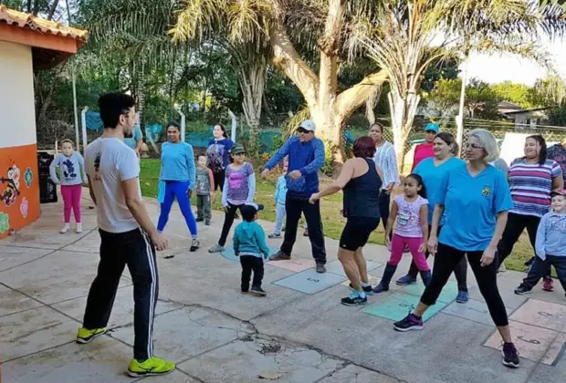Educação promove caminhada saudável no Palmeiras