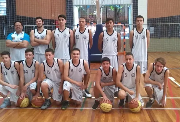 Basquete, vôlei e futebol foram destaques no final de semana