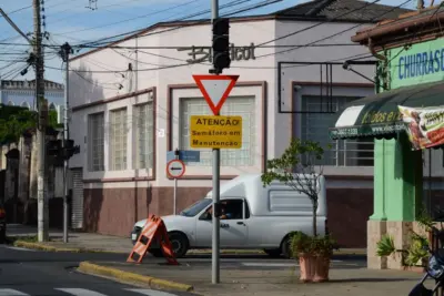 Peças para os reparos no semáforo da Av. Bernardino de Campos com a Dr. Arruda são adquiridas