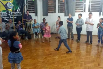 Aulas de capoeira gratuitas mudam de local e horário