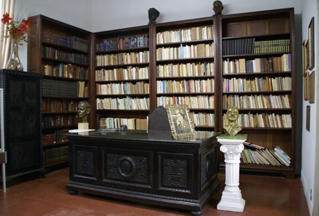 Acervo da Casa Menotti Del Picchia passa por processo de catalogação