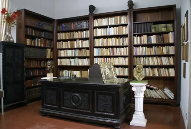 Acervo da Casa Menotti Del Picchia passa por processo de catalogação