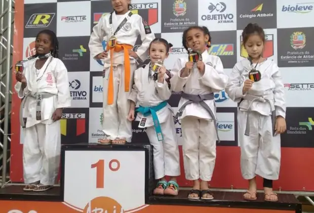 Judocas nogueirenses conquistam medalhas em Atibaia