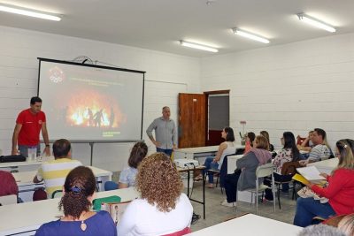 Professores da Rede Municipal participam de palestra sobre incêndios florestais