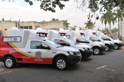 Secretaria de Saúde recebe cinco novas ambulâncias