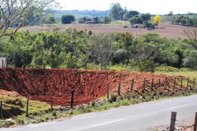 SOV realiza reparos na estrada que liga Chácaras Alvorada a Martinho Prado