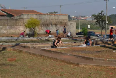 Mais um “Pintou Limpeza” é realizado na Praça das Castanheiras