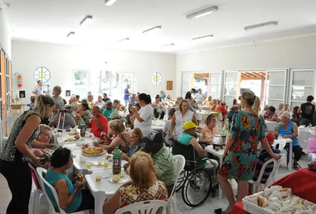 Café da tarde marca abertura da Quinzena da Melhor Idade