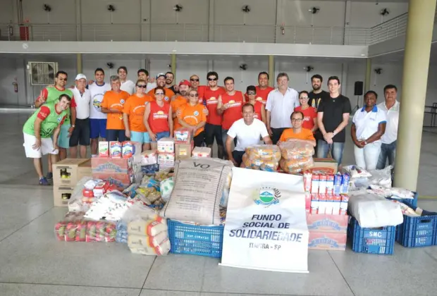 Recreativa entrega quase duas toneladas de alimentos ao Fundo Social